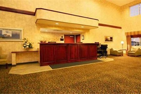 Crossings By Grandstay Inn & Suites Becker 内观 照片