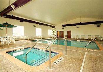 Crossings By Grandstay Inn & Suites Becker 外观 照片
