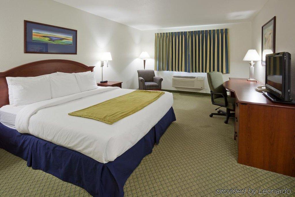 Crossings By Grandstay Inn & Suites Becker 外观 照片