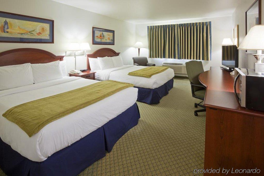 Crossings By Grandstay Inn & Suites Becker 外观 照片