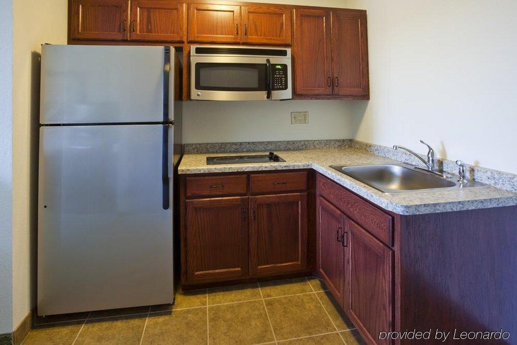 Crossings By Grandstay Inn & Suites Becker 外观 照片
